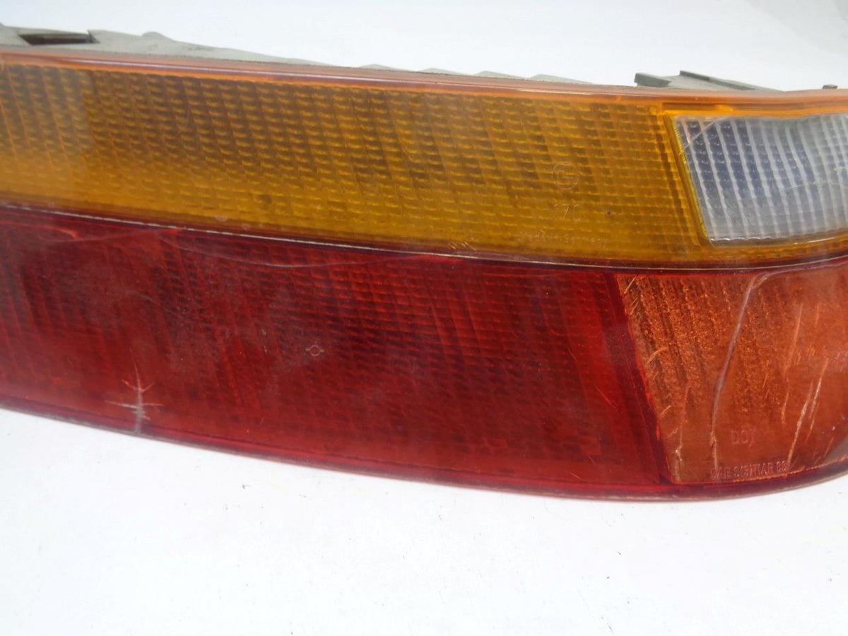 GENUINE PORSCHE 928 LEFT TAIL LIGHT (DAMAGED) 92863104302 R24