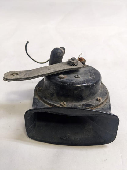 PORSCHE 84-91 944 LOW PITCH TONE ELECTRIC HORN SIREN MIXO TR129 #2 USED R21T2