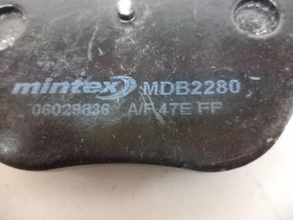 BRAND NEW MINTEX MDB2280 FRONT BRAKE PADS R5