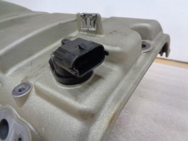 OEM USED PORSCHE RIGHT ENGINE VALVE COVER 948 105 135 02 CAYENNE 2008-2009 R31T1