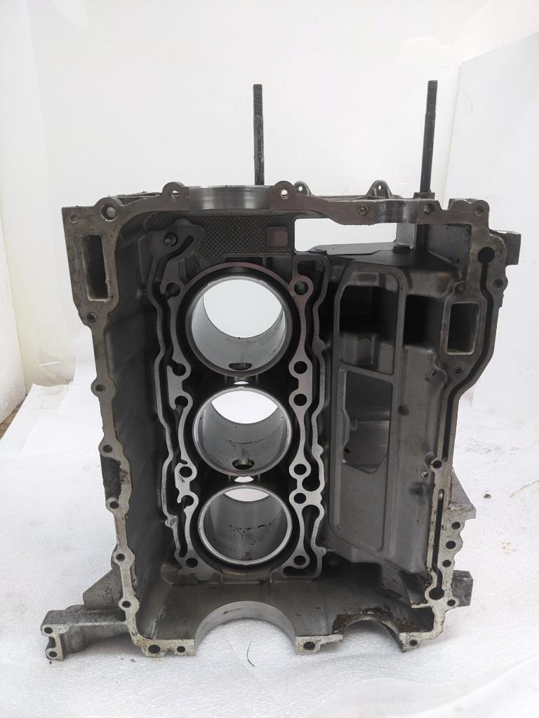 PORSCHE 911/996 RIGHT SIDE ENGINE BLOCK 9961011460R USED B2