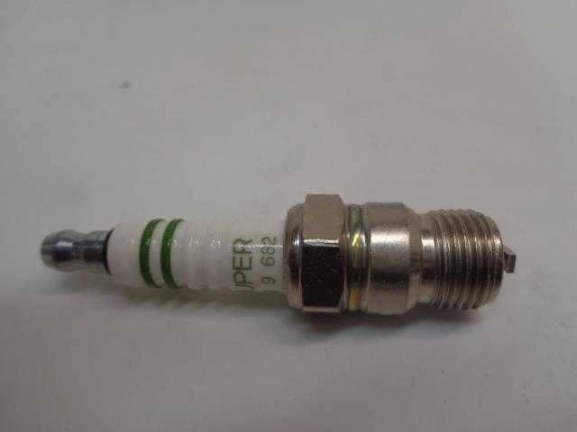 BRAND NEW BOSCH GMC SUPER SPARK PLUG 10 PACK 7572 R13T3