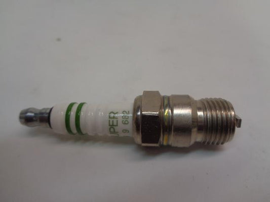 BRAND NEW BOSCH GMC SUPER SPARK PLUG 10 PACK 7572 R13T3