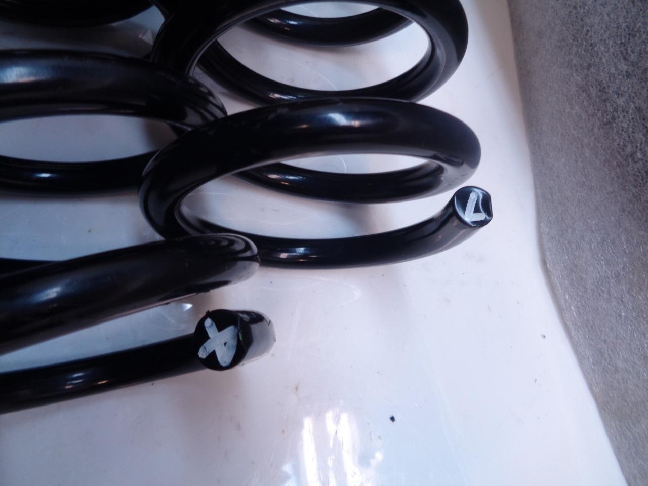 USED FRONT COIL SPRINGS FOR PORSCHE MACAN 2019-2020 95B-411-106-J-504 R24T4