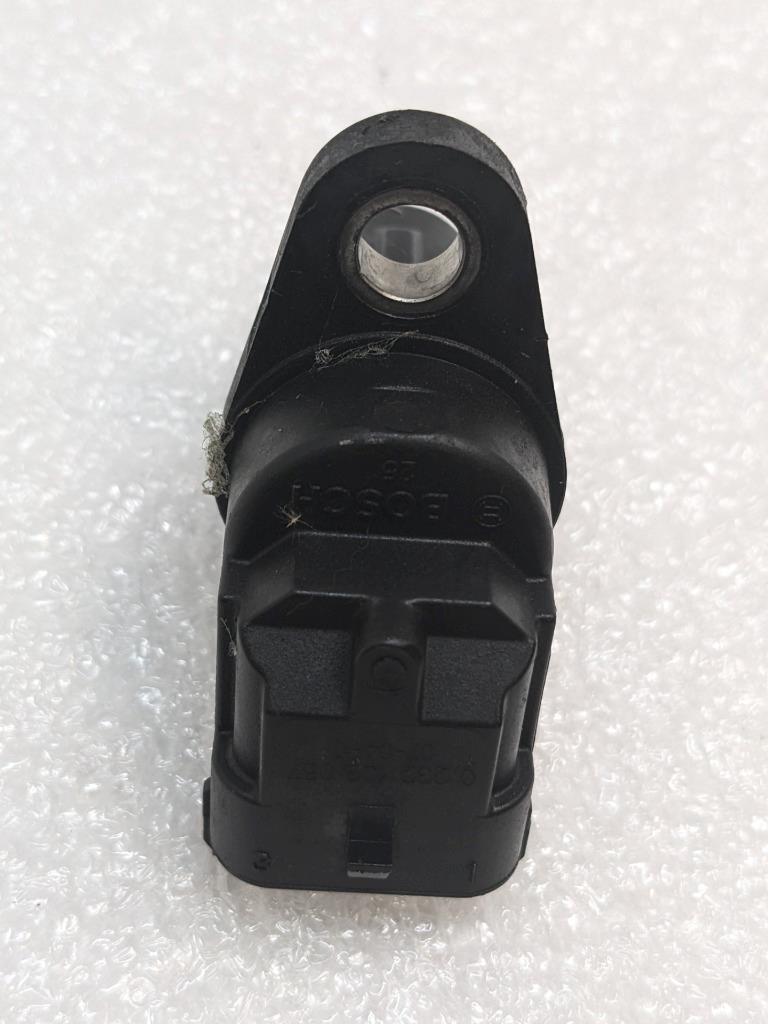 PORSCHE 911/996 PULSE CAMSHAFT CAM POSITION SENSOR 232103057 USED 996BGL2T2