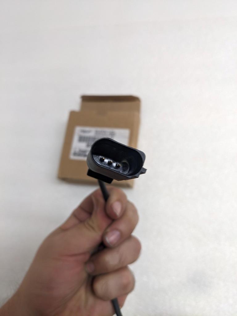 PORSCHE 95560612521 KNOCK SENSOR FOR CAYENNE 958/957 BASE NEW PGB2TA