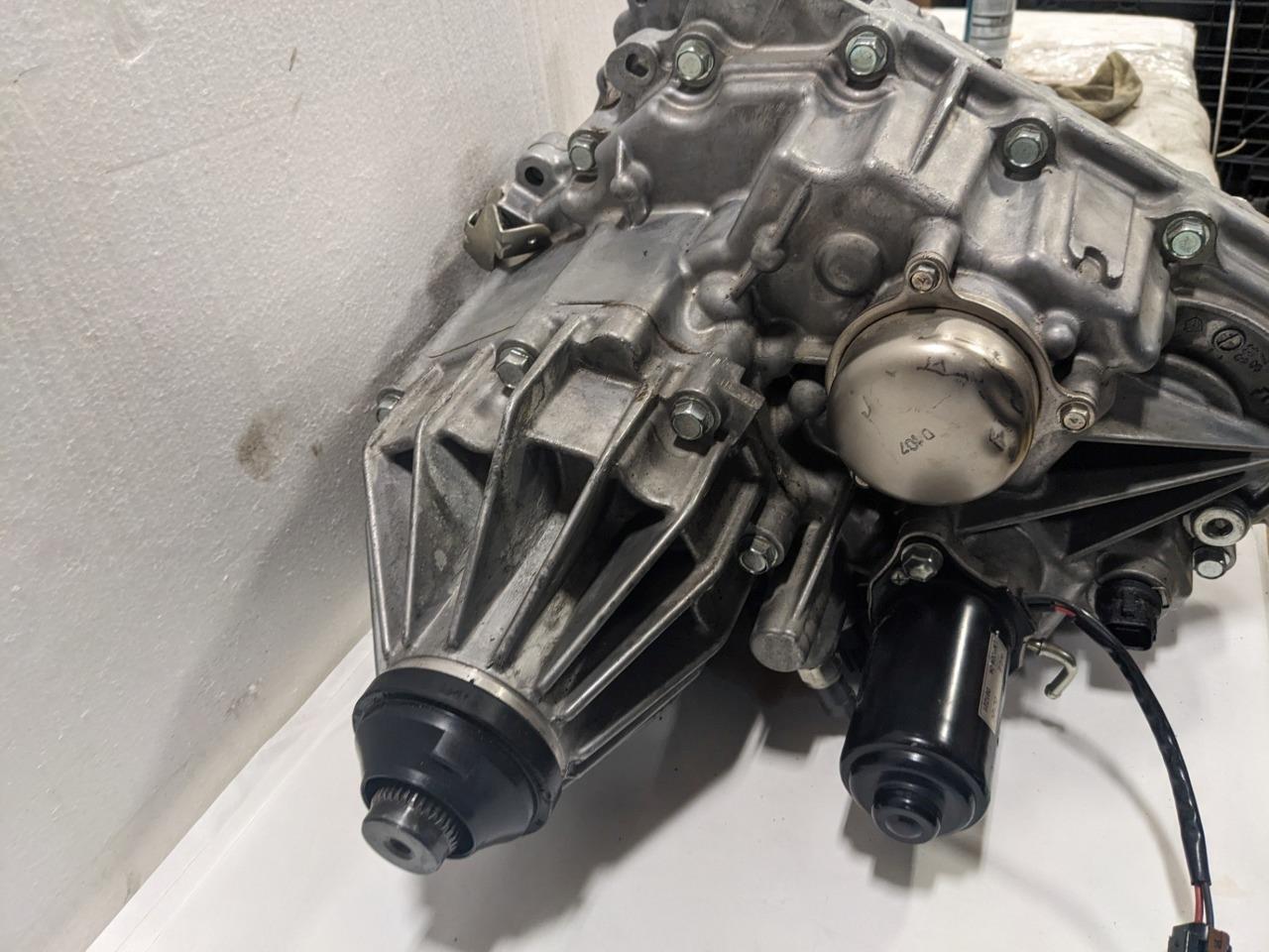 NISSAN ARMADA PATHFINDER 2004-2008 TRANSFER CASE ASSEMBLY 33100-7S110 BSRG1