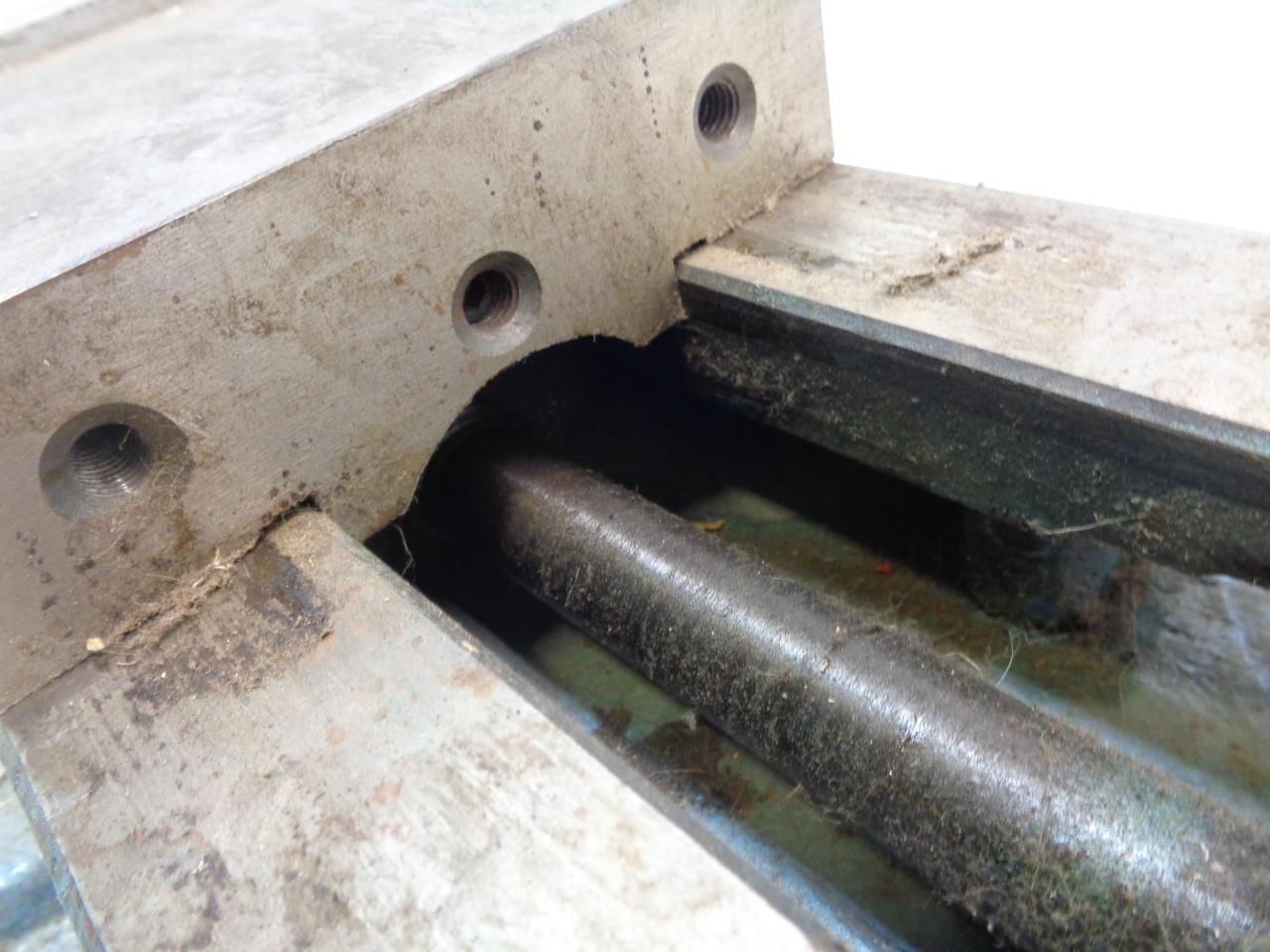 NEW STEEL 5-1/2" MILLING MACHINE VISE W/ SWIVEL BASE (MISSING CRANK KEY) SR