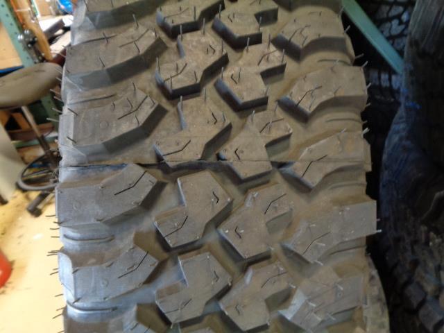 TREADWRIGHT THE CLAW M/T LT 33 12.50 18 118Q LRE 10PLY TIRE C3318E BQ4
