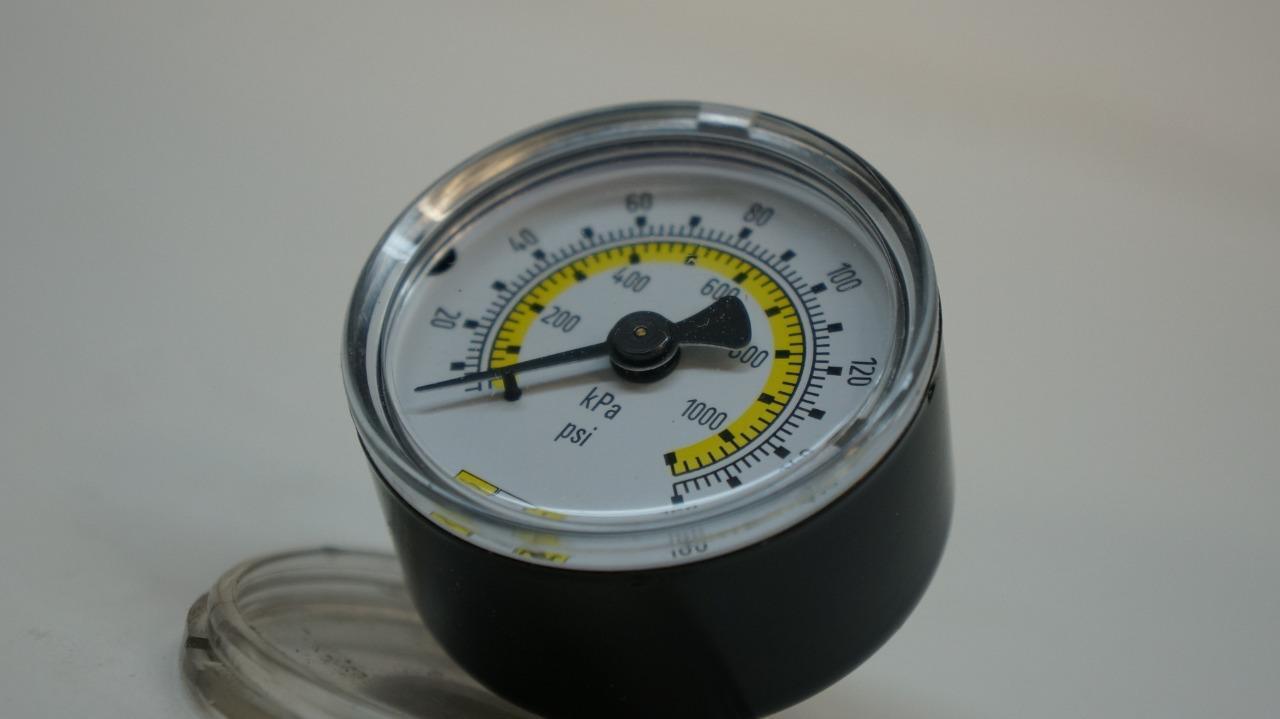 1 BRAND NEW AMFLO 1101-160 PRESSURE GAUGE R17