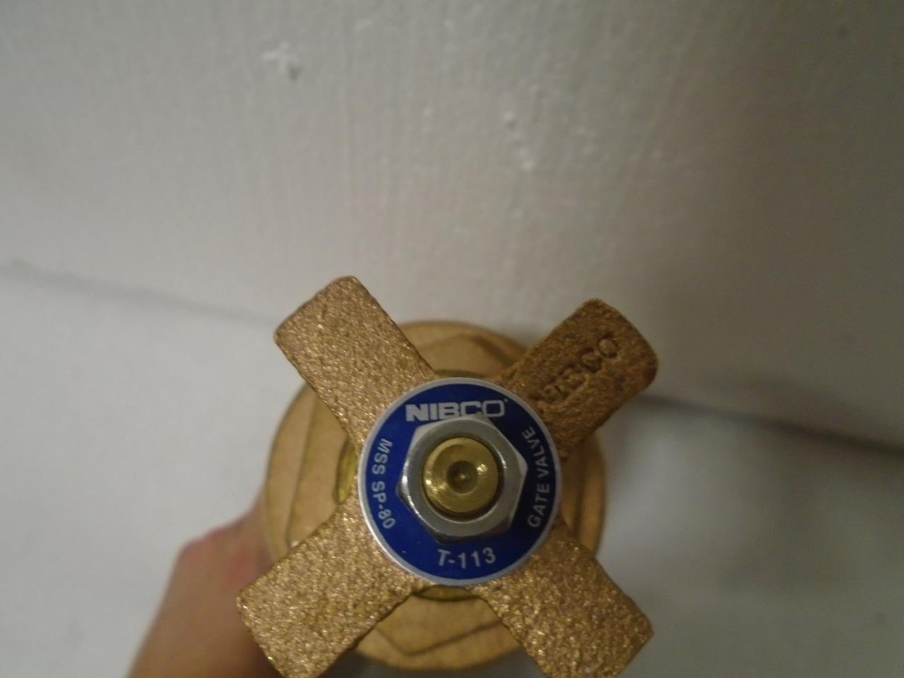 NEW NIBCO 2 1/2 Pipe, Class 125, Threaded Bronze Solid Wedge Stem Gate Valve R22