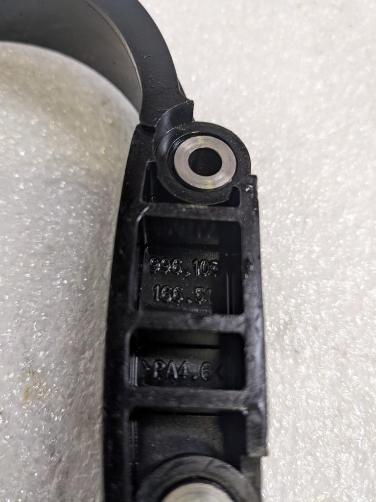 PORSCHE BOXSTER/CAYMAN ENGINE TIMING CHAIN CENTER GUIDE 99610516651 USED 996B.GL