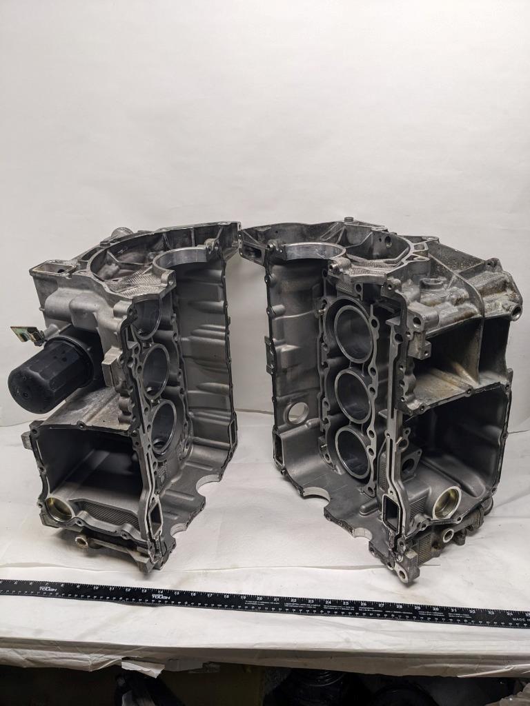 PORSCHE RIGHT/LEFT BARE ENGINE CASE FOR 97-04 BOXSTER 2.7L USED 996BGL2