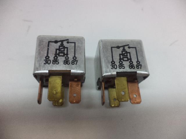 Volkswagen Group Multi Purpose Relay 12v 40a USED GENUINE PAIR 141951253B R23TE