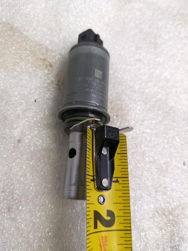 PORSCHE BOXSTER 987 05-08 VARIABLE VALVE TIMING SOLENOID 99610530305 USED 996G.L