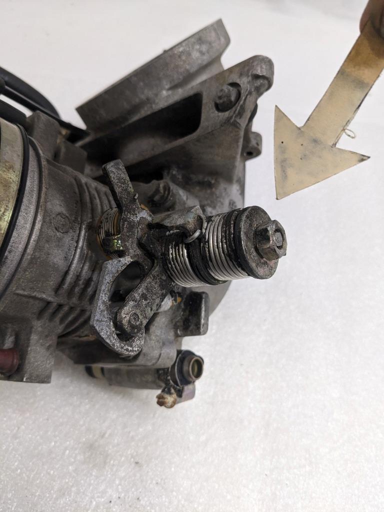 PORSCHE 9281101993R VALVE THROTTLE BODY FOR PORSCHE 928 USED R20
