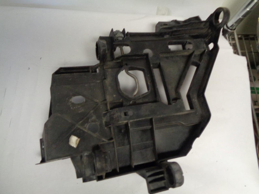PORSCHE CAYENNE LEFT HID HEADLIGHT 7L5 941 029 AA WITH MOUNTING BRACKET USED R31