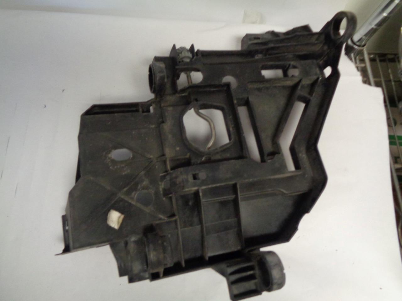 PORSCHE CAYENNE LEFT HID HEADLIGHT 7L5 941 029 AA WITH MOUNTING BRACKET USED R31