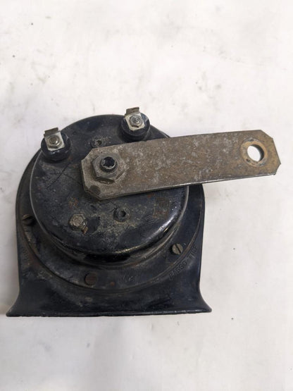 PORSCHE 84-91 944 LOW PITCH TONE ELECTRIC HORN SIREN MIXO TR129 #5 USED R21T2