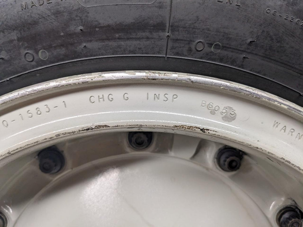 GOODRICH INBOARD WHEEL AND MICHELIN TIRE  30X8.8-15 HUB BORE 77MM 3-1531-3 B2
