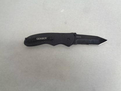 NEW GERBER FAST DRAW TANTO 31-001751 FLIP KNIFE WITH SERRATED EDGE SR