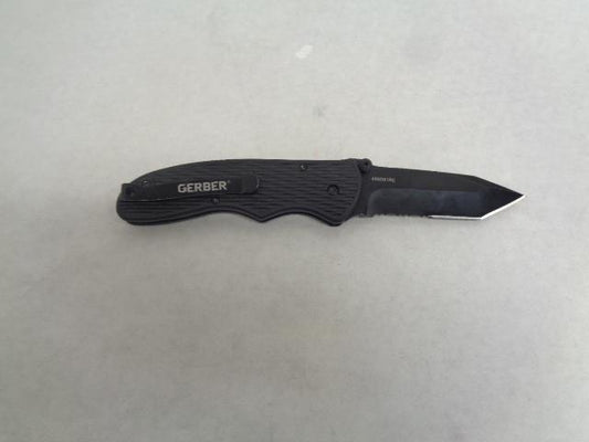 NEW GERBER FAST DRAW TANTO 31-001751 FLIP KNIFE WITH SERRATED EDGE SR