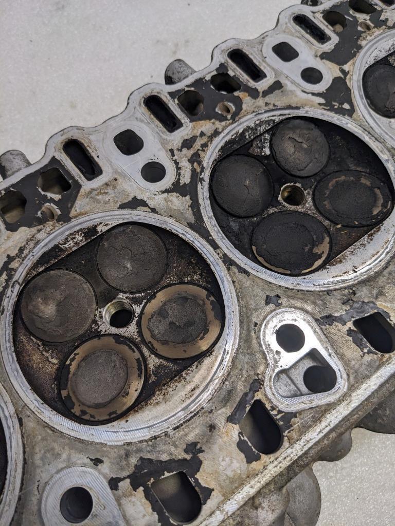 PORSCHE 948104104 LEFT ENGINE CYLINDER HEAD FOR 03-06 CAYENNE 4.5L USED #2 I2