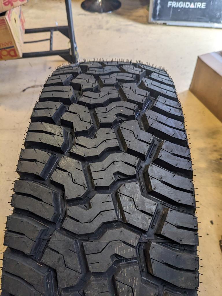 2 YOKOHAMA GEOLANDAR X-AT LT 265 75 16 123/120Q LRE 10PLY TIRES 16002 CQ2