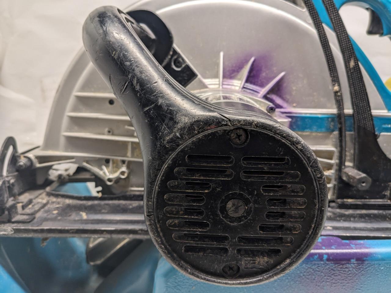 Makita 5402NA Corded 16-5/16" Beam Circular Woodcutting Saw 2011 used B1B2