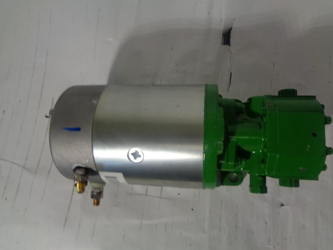 JOHN DEERE HYDRAULIC PUMP 1.59 CM3 60 BAR SEC RE582562 NEW J2