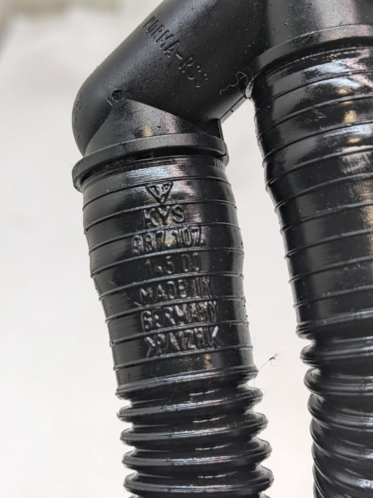 PORSCHE BOXSTER CAYMAN VENTILATION LINE OIL SEPERATOR 98710714500 USED R23