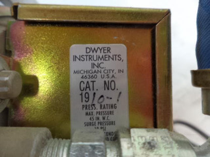 NEW DWYER 1900 SERIES DIFFERENTAIL PRESSURE SWITCH 1910-1 R4TA