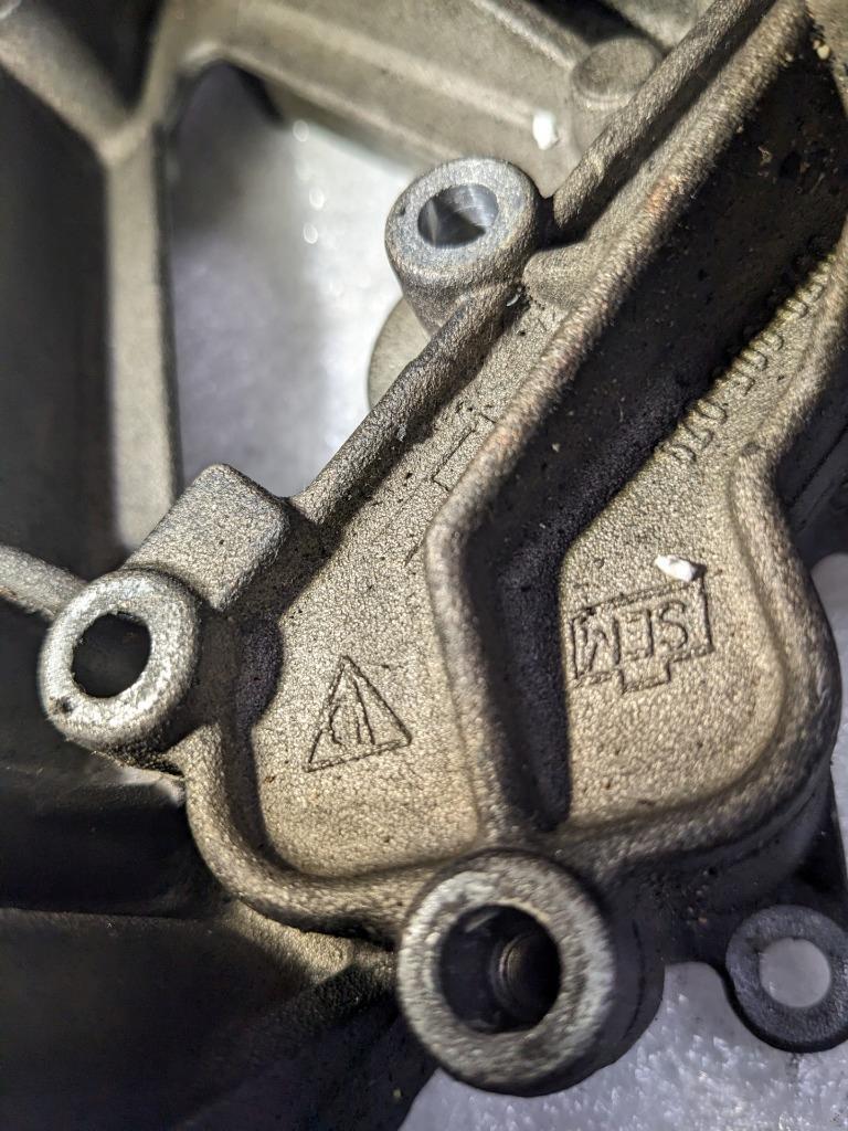 PORSCHE 911 996 ENGINE OIL PUMP HOUSING OEM 99610701257 USED 996BGL