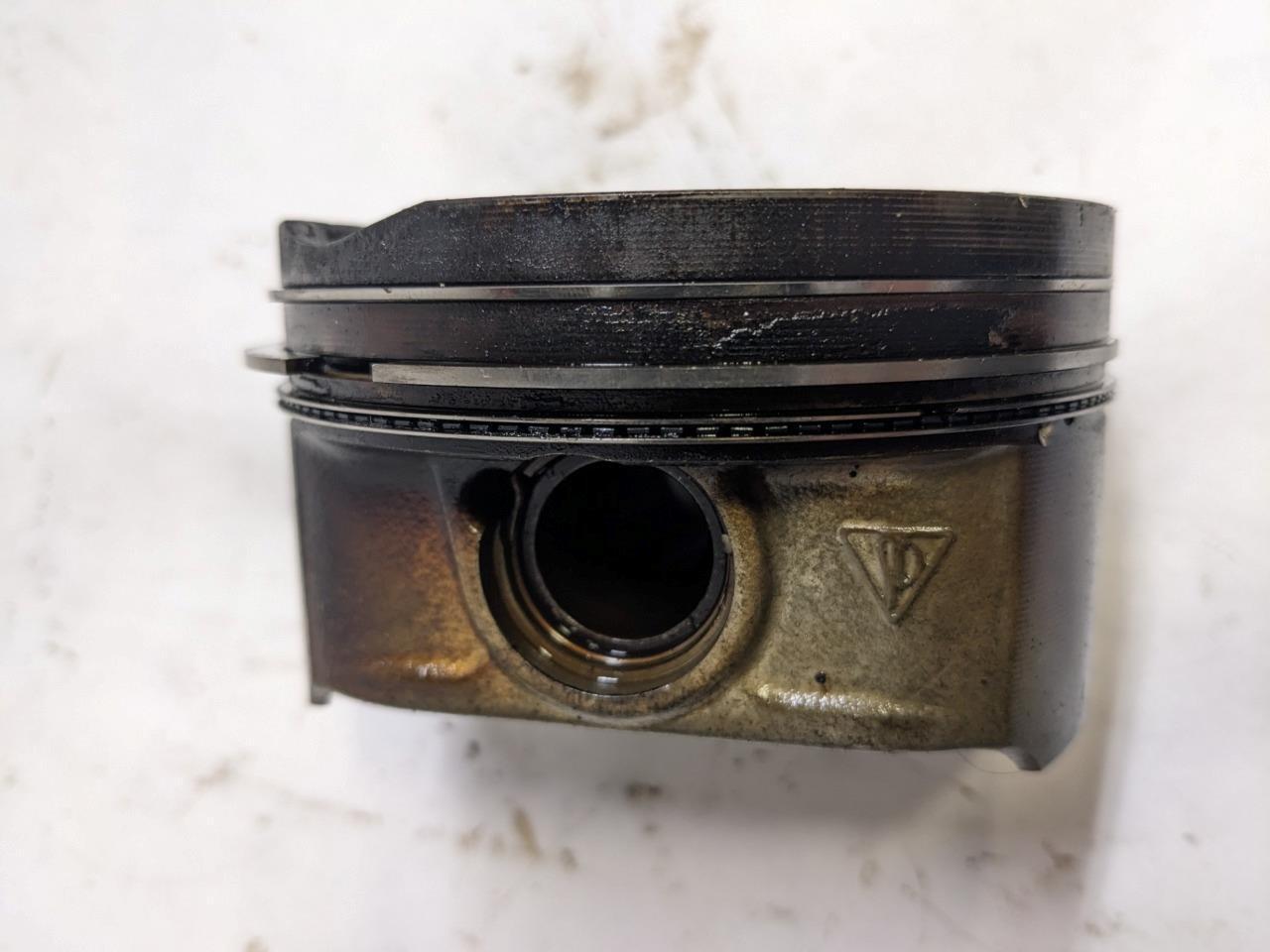 PORSCHE BOXSTER 987 05-08 PISTON CYLINDER (2) 09309481 USED 996G.LT3