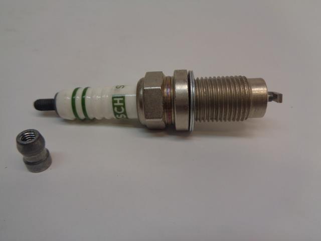 BRAND NEW BOSCH SUPER SPARK PLUG NISSAN 10 PACK 7525 R13T3