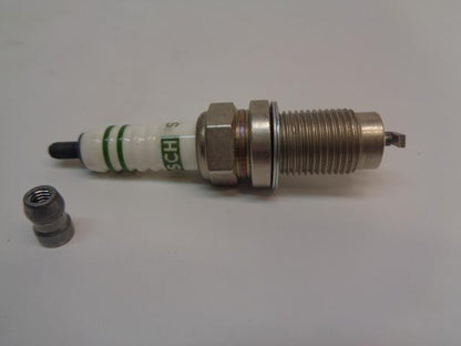 BRAND NEW BOSCH SUPER SPARK PLUG NISSAN 10 PACK 7525 R13T3