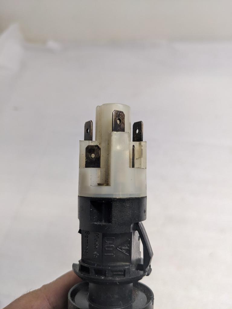 PORSCHE 92861310500 HELLA HAZARD LIGHT SWITCH FOR 87-91 928 USED R20T7