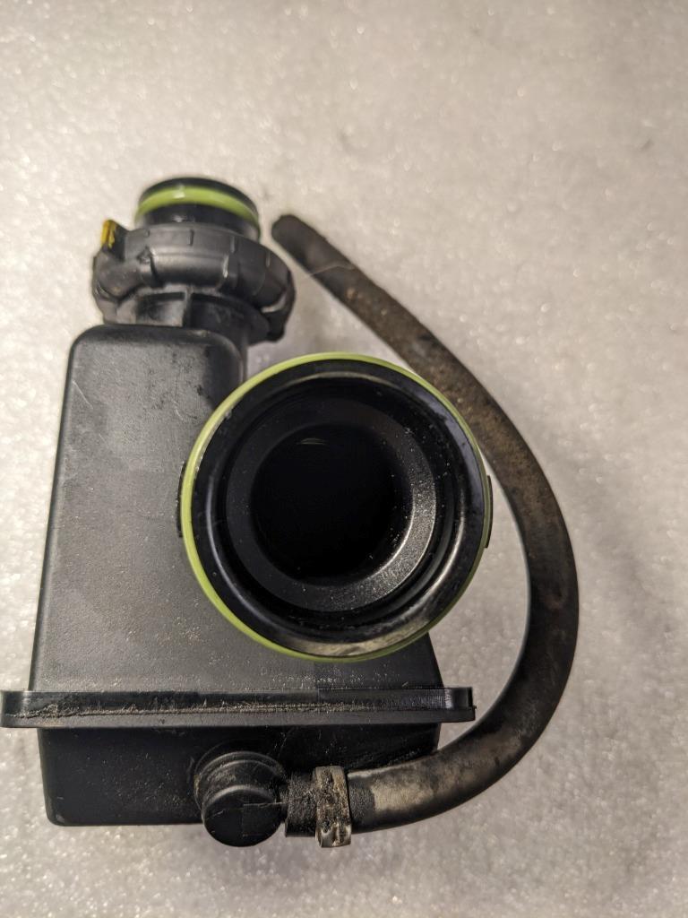 PORSCHE CAYMAN POWER STEERING HYDRAULIC FLUID RESERVOIR 98731422500 USED 996B.GL