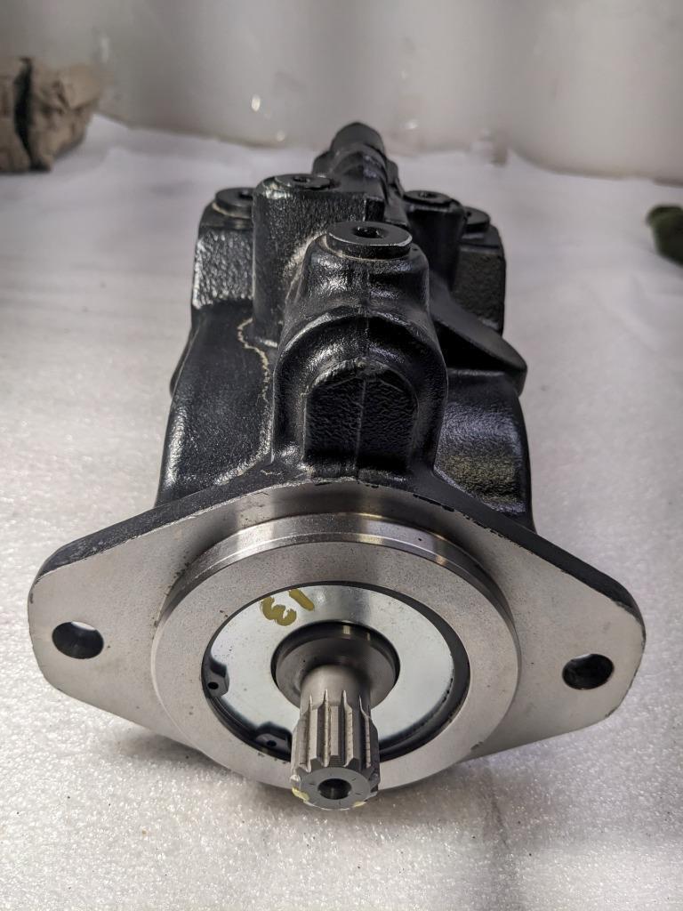 DANFOSS DRIVE MOTOR BOOM LIFT 80001603 13-SPLINE NEW R11