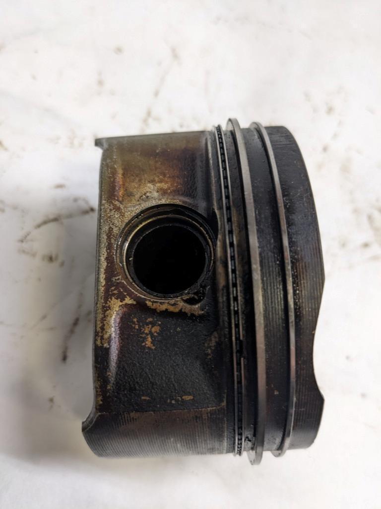 PORSCHE BOXSTER 987 05-08 PISTON CYLINDER (5) 09309481 USED 996G.LT3