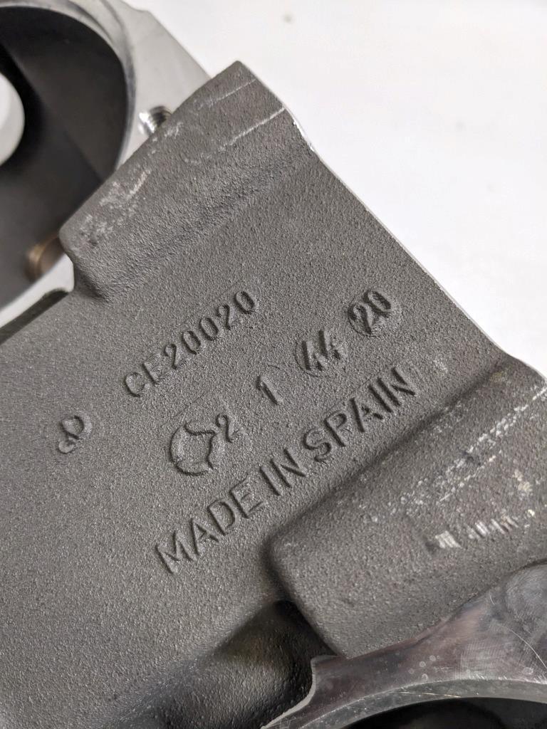 JOHN DEERE CE20020 ROW UNIT GEAR CASE HOUSING NEW I2