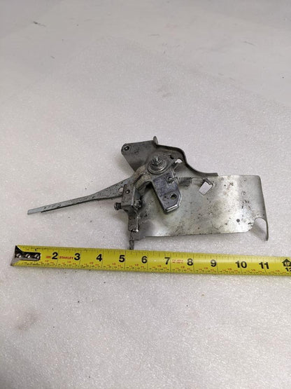 BRIGGS AND STRATTON 593666 BRACKET-CONTROL FOR 19J1370001F1 SMALL ENGINE NEW R32