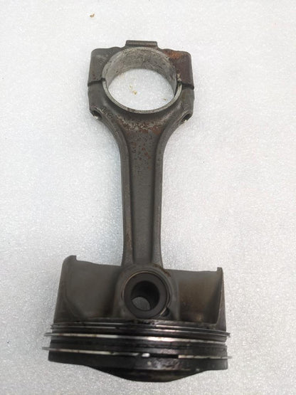 PORSCHE CAYENNE PISTON CONNECTING ROD #2 (CRACKED) 9461191R USED R24