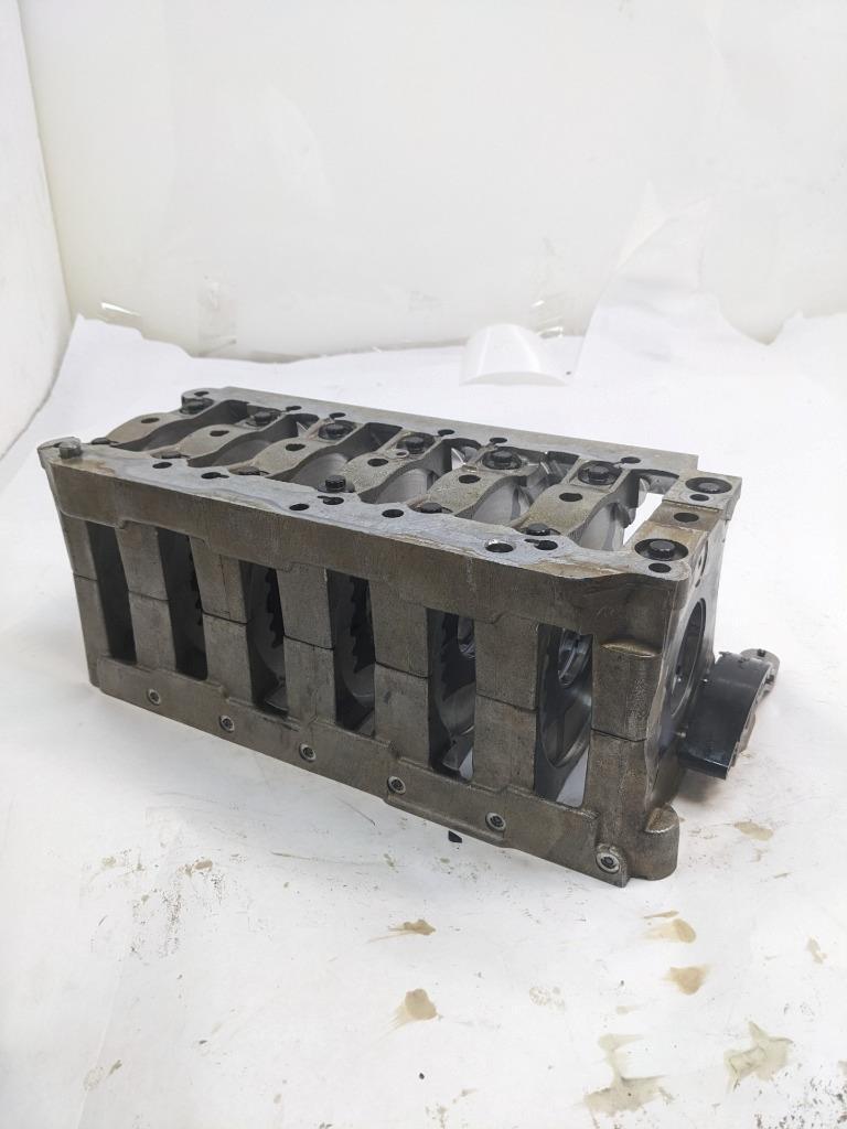 1998 PORSCHE 911 CRANKSHAFT BEARING CASE/CARRIER 9961011123R USED 996BGL2