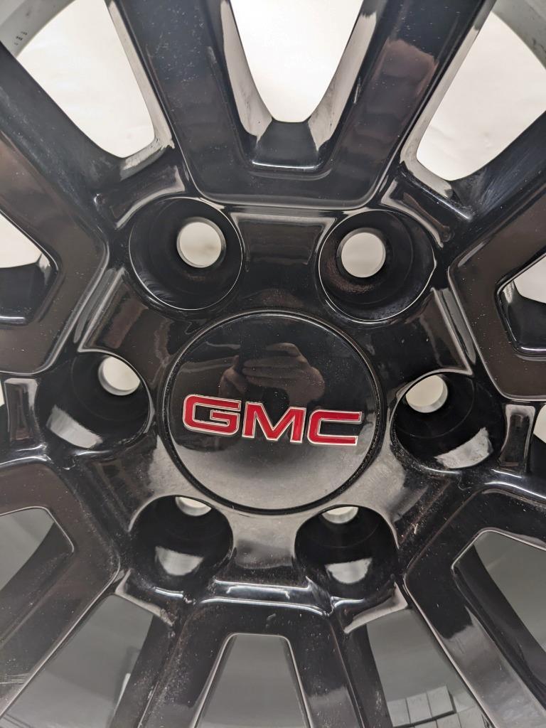 1 GM WHEEL 23377014 18X8.5 ET26 GLOSS BLACK 6X139.7 FOR GMC SIERRA 1500 NEW B2