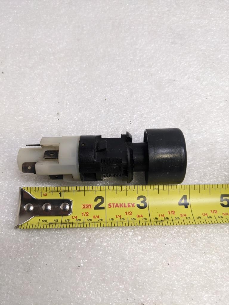 PORSCHE 92861310500 HELLA HAZARD LIGHT SWITCH FOR 87-91 928 USED R20T7