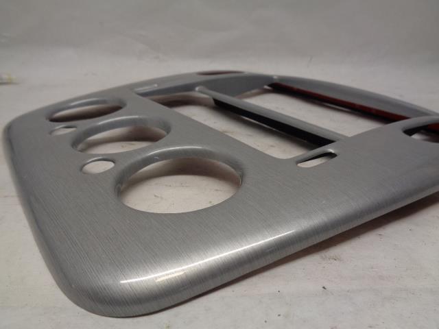 DEE ZEE FORD EXPLORER 2002-2004 SILVER DASH TRIM KIT DZ 26-1201-11 R18