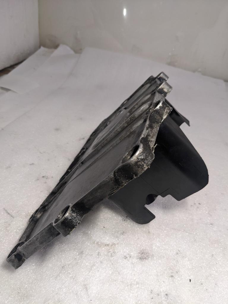 PORSCHE 911/996 ENGINE OIL SUMP PLATE/PAN 9961073108R USED 996BGLT3