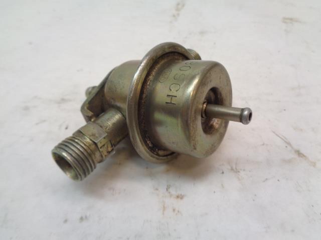 BOSCH FUEL PRESSURE REGULATOR FOR PORSCHE 911&928 0 280 160 215 USED R21/24