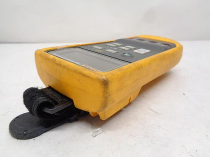 FLUKE 715 VOLT/mA CURRENT AND VOLTAGE CALIBRATOR FLUKE-715 R30